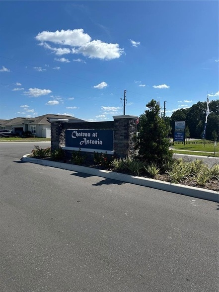 Building Photo - 3303 Laurent Lp