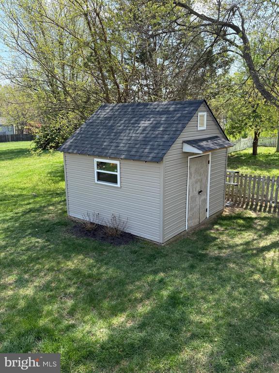 Building Photo - 5079 Macnamara Dr