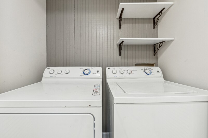 Building Photo - 434 McGill Pl NE