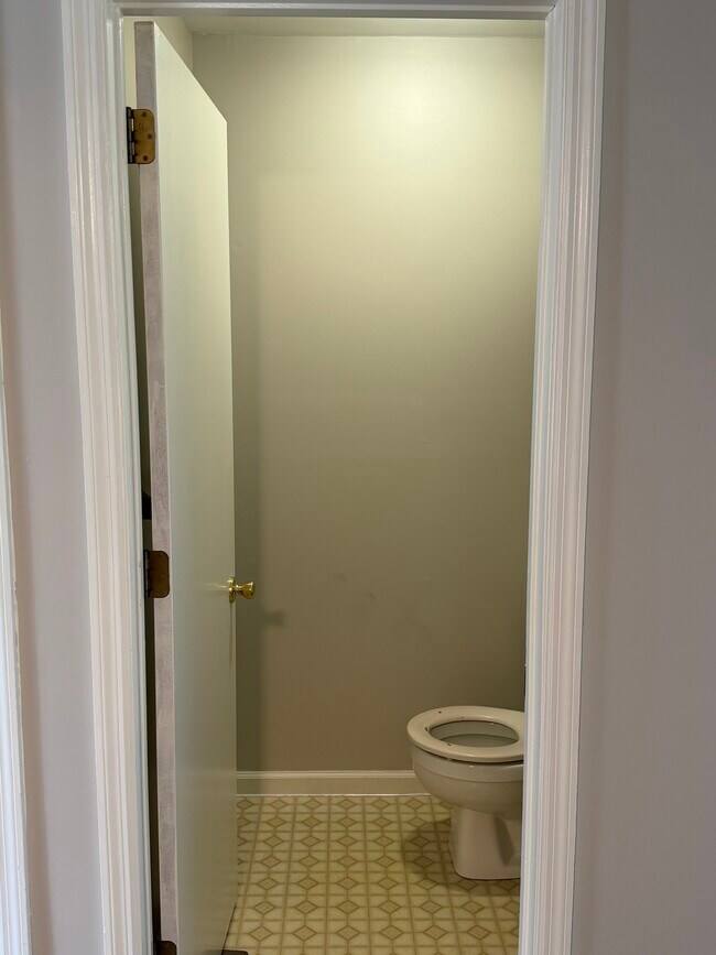 Building Photo - 120 Whitburn Pl