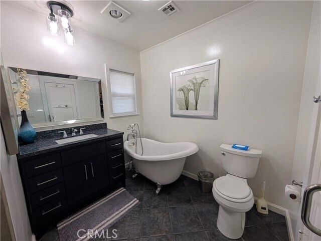 Building Photo - 2828 Henrietta Ave
