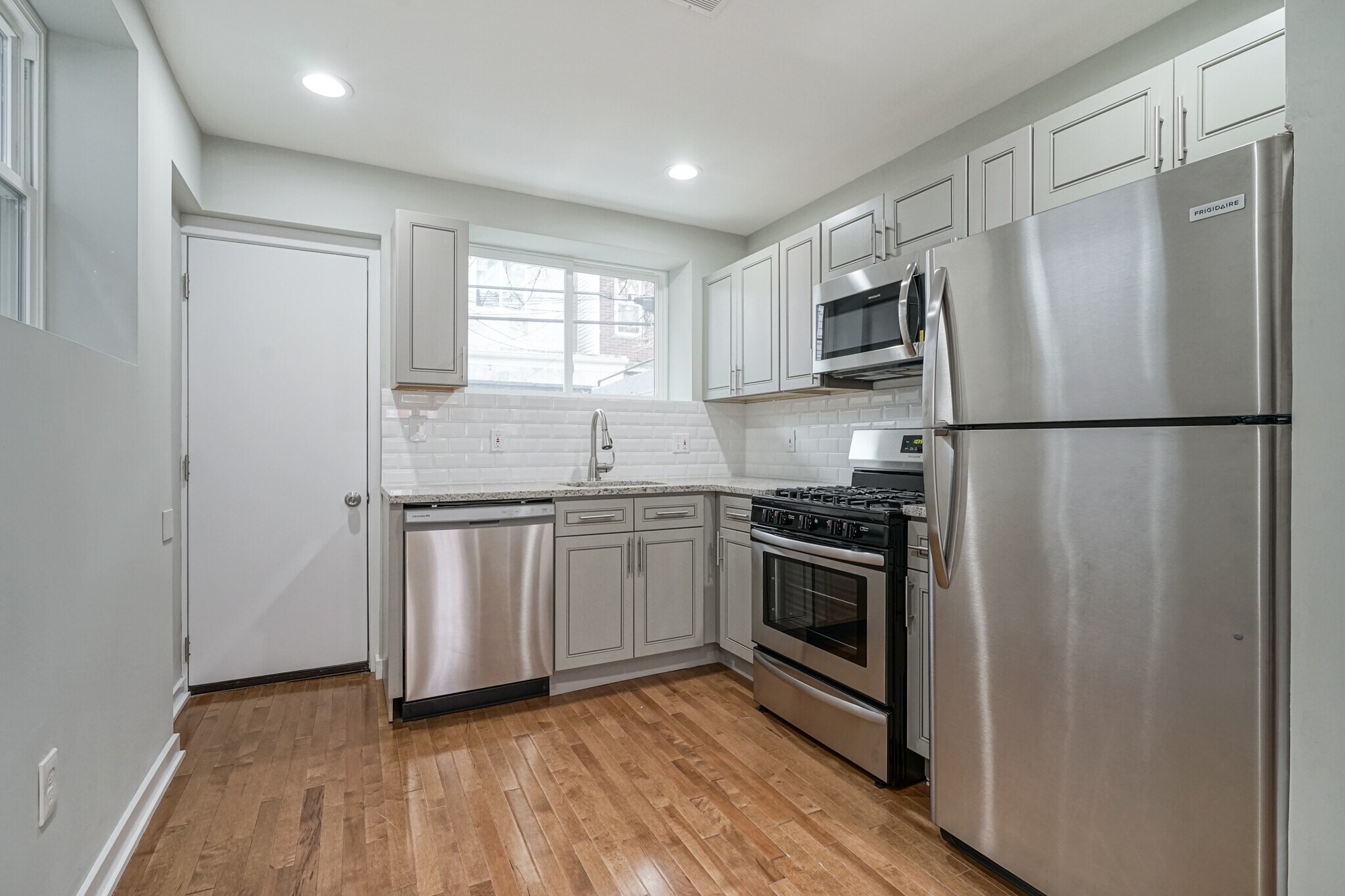 Building Photo - 1918 Pierce St