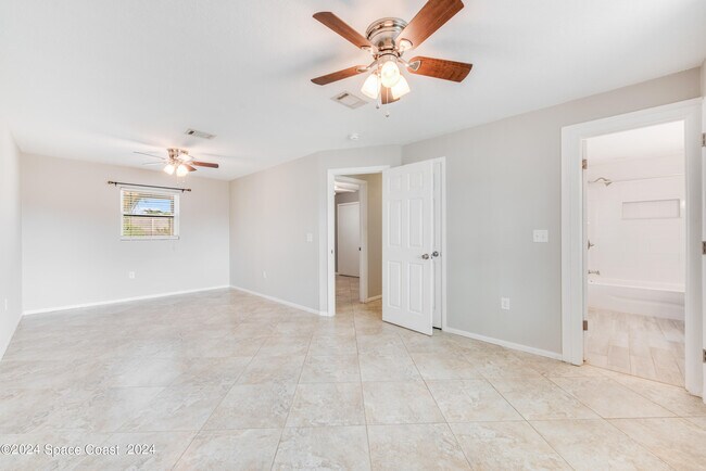 Building Photo - 2045 Date Palm Ave