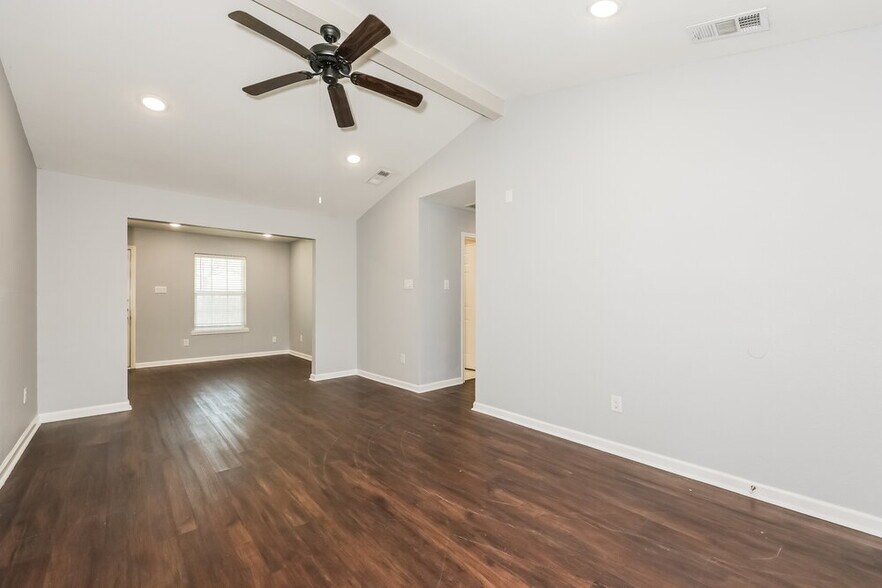 Building Photo - 808 Quinette Dr