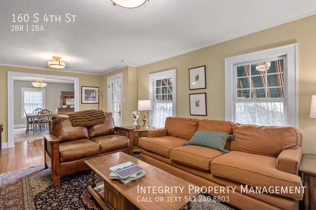 Building Photo - 160 S 4th St