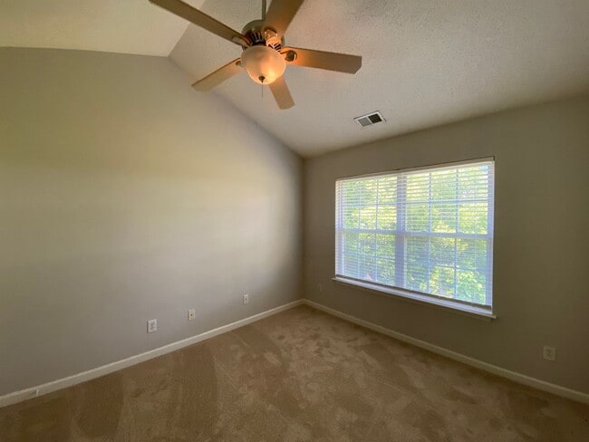 Building Photo - 3006 Kensington Pl