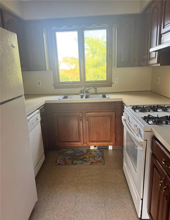 Building Photo - 272 R Child St