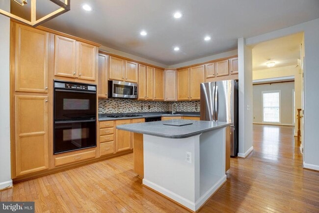 Building Photo - 12691 Heron Ridge Dr