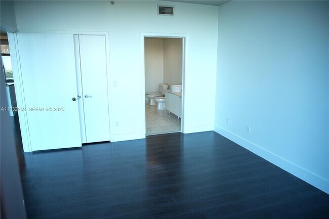 Building Photo - 888 Biscayne Blvd