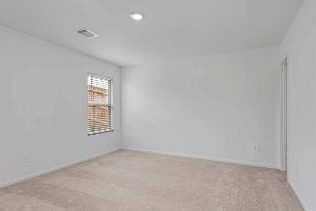 Building Photo - 1525 San Sebastien Dr