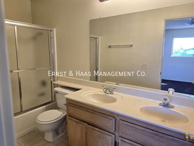 Building Photo - 9118 1/2 Cedar St.-