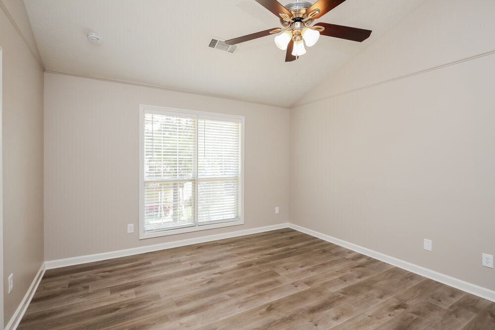 Building Photo - 5912 Sycamore Ridge Dr