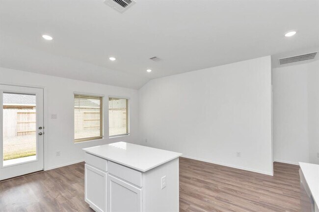 Building Photo - 2916 Cordova Hl Dr