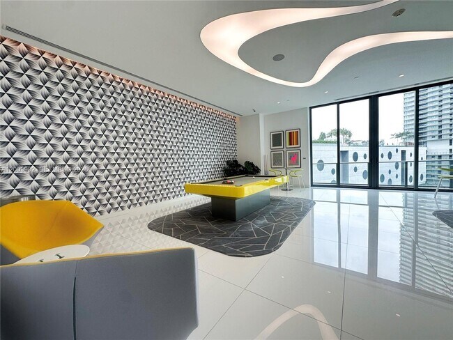 Building Photo - 501 NE 31st St