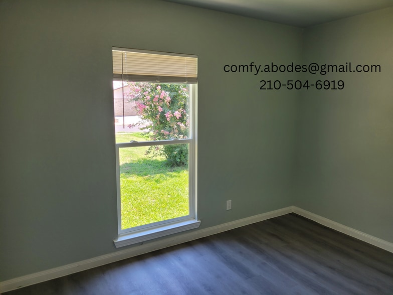 Building Photo - 5414 Green Grove St