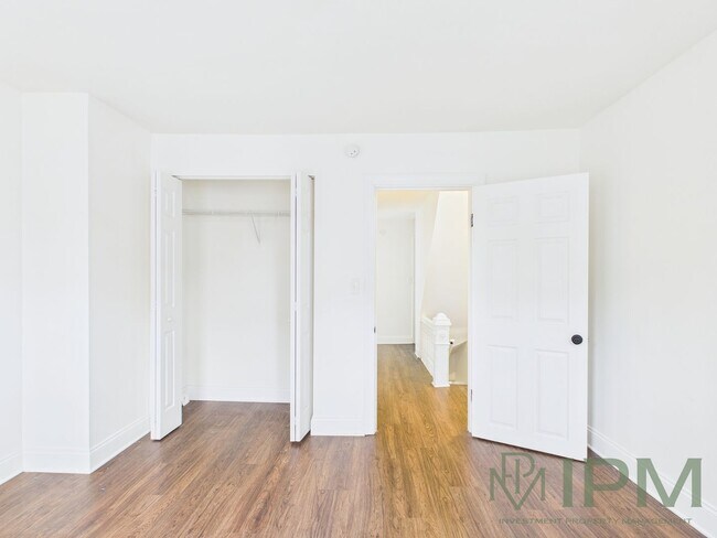 Building Photo - Available Now! Charming 3 Bedroom, 1.5 Bat...