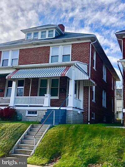 Primary Photo - 220 Wise Ave