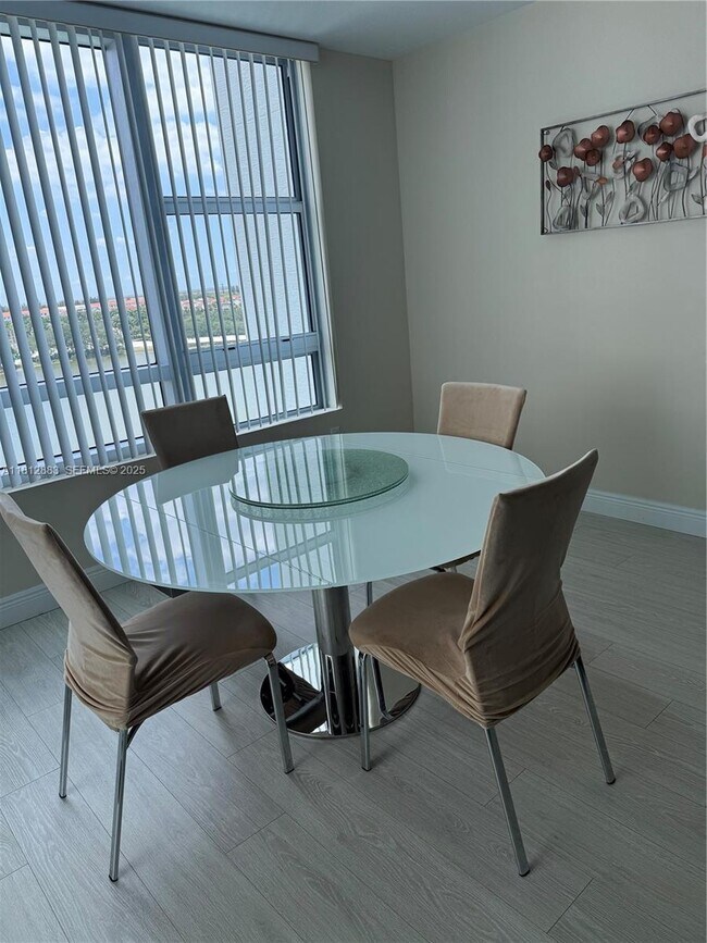 Building Photo - 2641 N Flamingo Rd