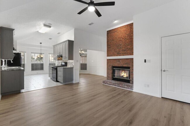 Building Photo - 9512 Rosas Ave NE