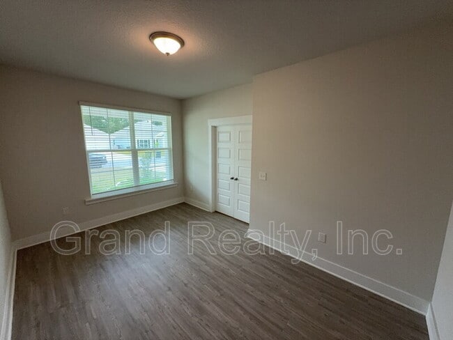 Building Photo - 7016 Whitetail Run Dr