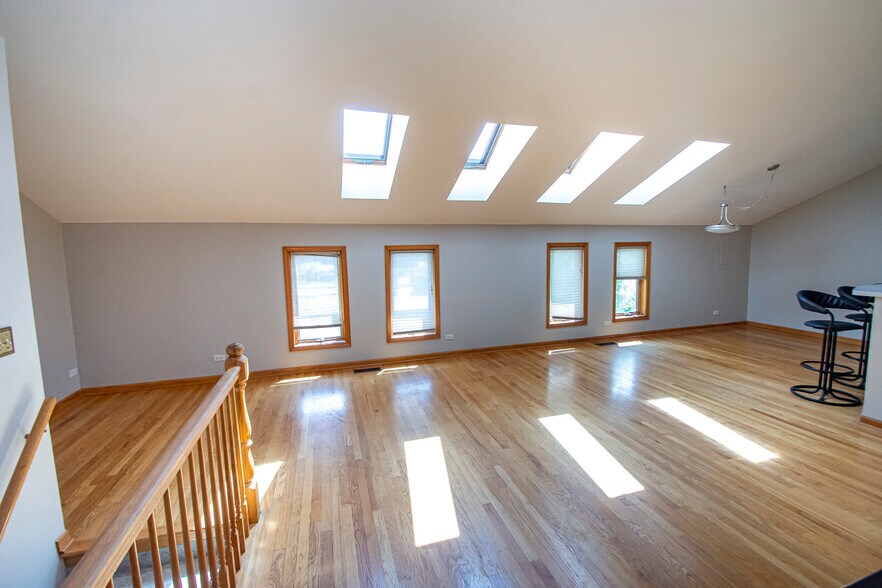 Sunny and Bright! - 131 Washington St