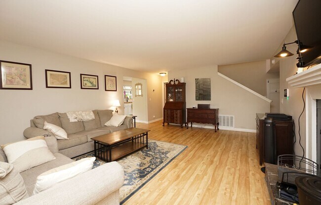 Building Photo - Updated 4 bedroom home in Bluewater Bay!