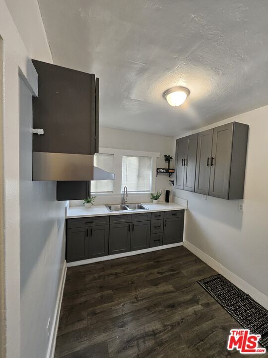 Building Photo - 2932 1/2 Normandie Ave
