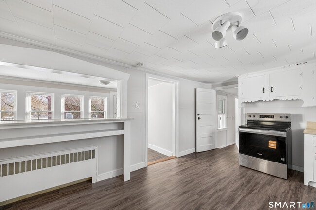 Building Photo - 353 Mt Sanford Rd