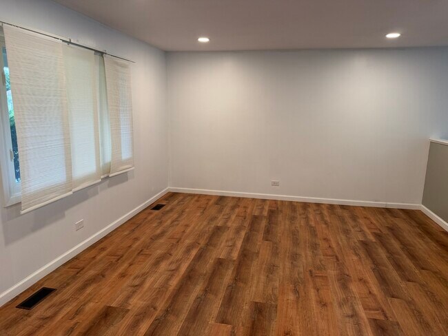 Building Photo - 930 Dorncliff Ln