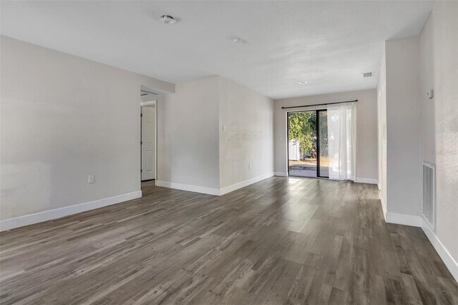 Building Photo - 147 Melanie Ln