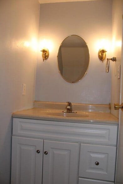 Downstairs bathroom - 10 Village Brook Ln