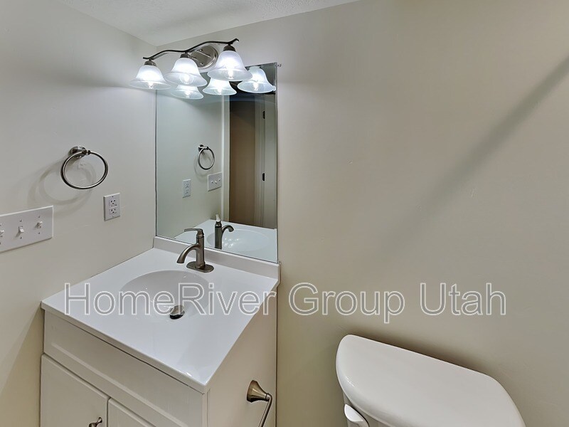 Building Photo - 5394 Cadenza Dr