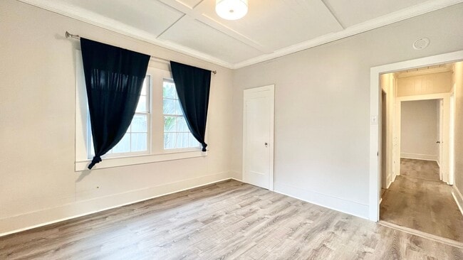 Building Photo - UPDATED 3 BEDROOM HOME IN DESIRABLE MANOA