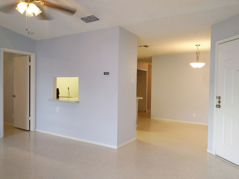 Living Room to Master Bedroom - 2527 Corian Glen Dr