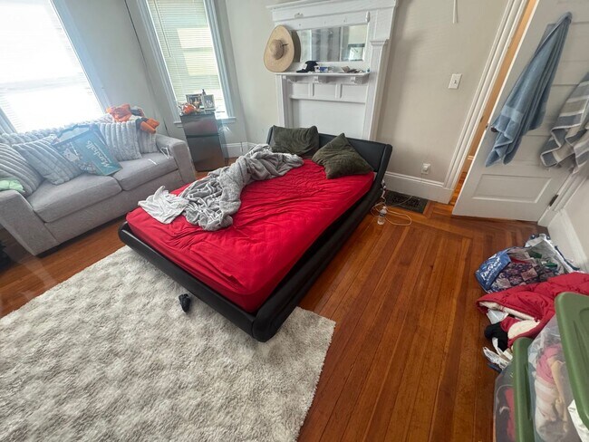 Building Photo - 41 Lafayette St