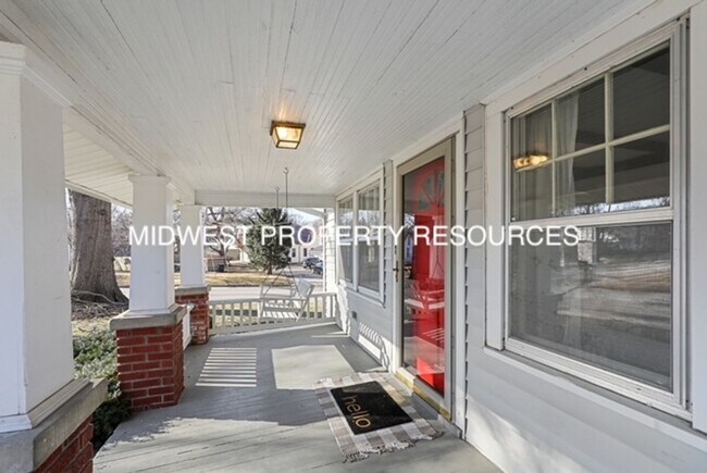Building Photo - Historic Home in Downtown Lee's Summit