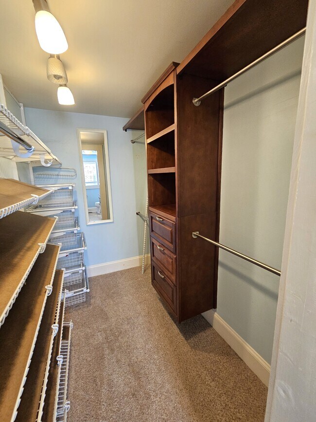 Building Photo - 23 McAdoo Ave