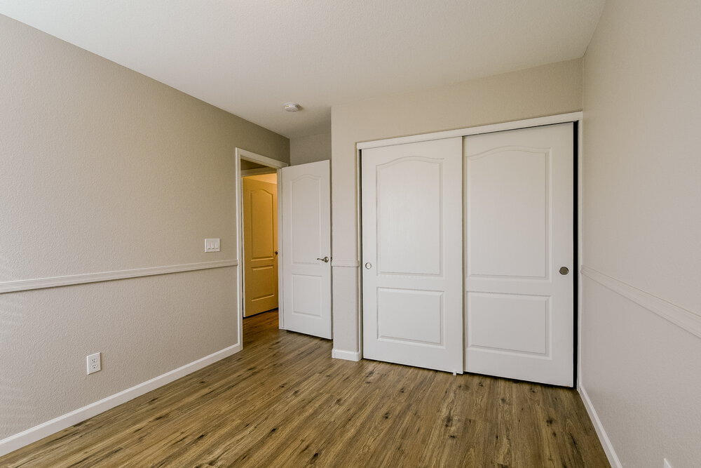 Building Photo - 2531 W White Feather Ln