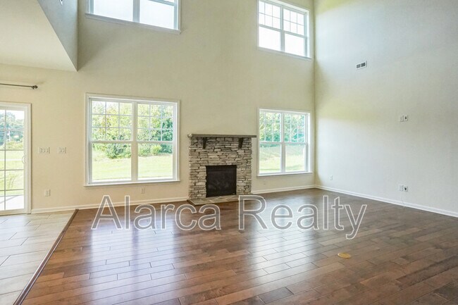 Building Photo - 12824 Hindcross Dr