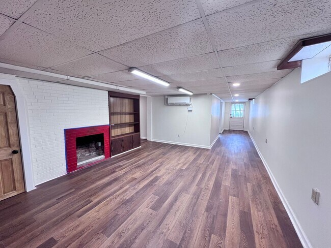 Building Photo - 1 BED 1 BATH ALL UTILITES INCLUDED