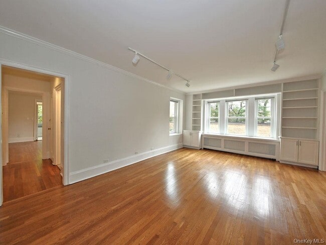 Building Photo - 490 Bleeker Ave