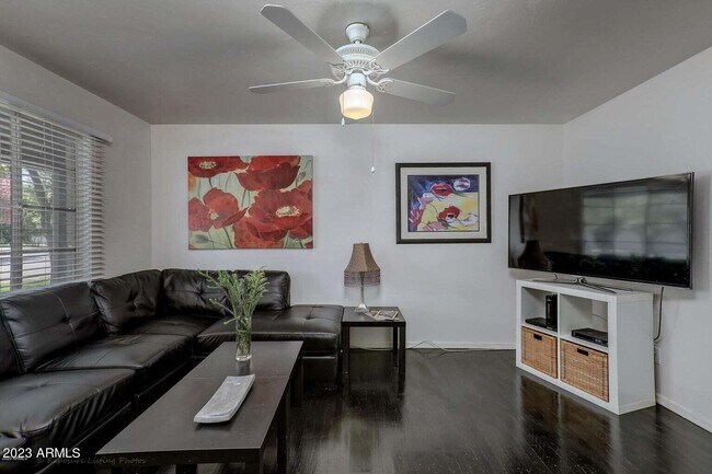 Building Photo - 1428 S Oakley Pl