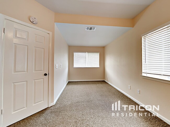 Building Photo - 12318 Flaxen Dr