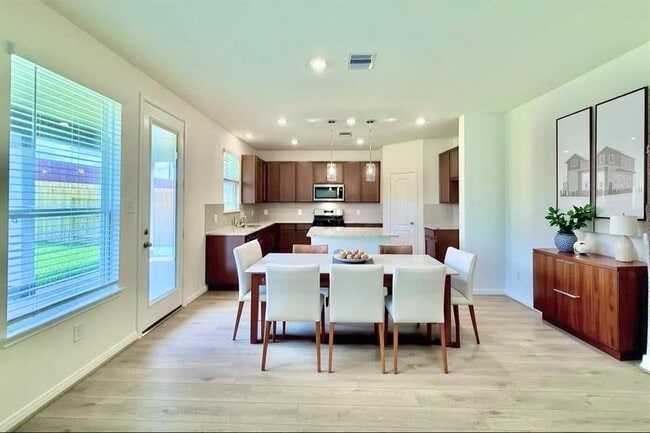 Building Photo - 18227 Dahlia Dale Dr