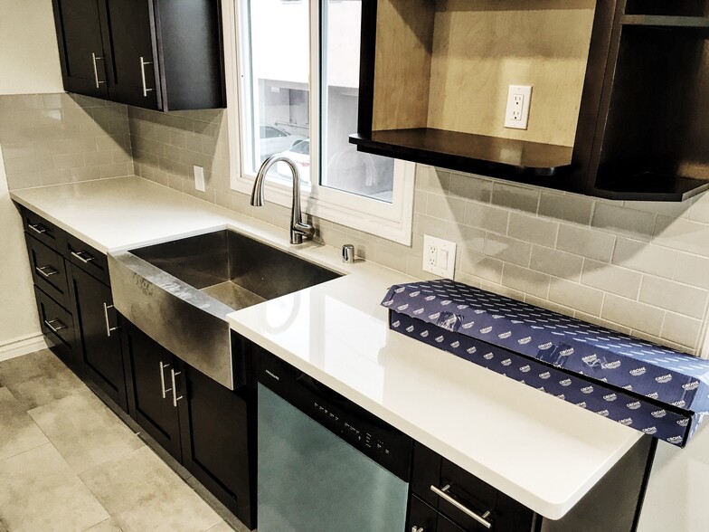 Building Photo - 1526 Corinth Ave