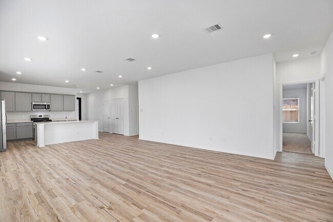 Building Photo - 31546 Beacon Cove Trl