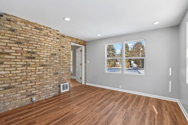 Building Photo - 5315 73rd St