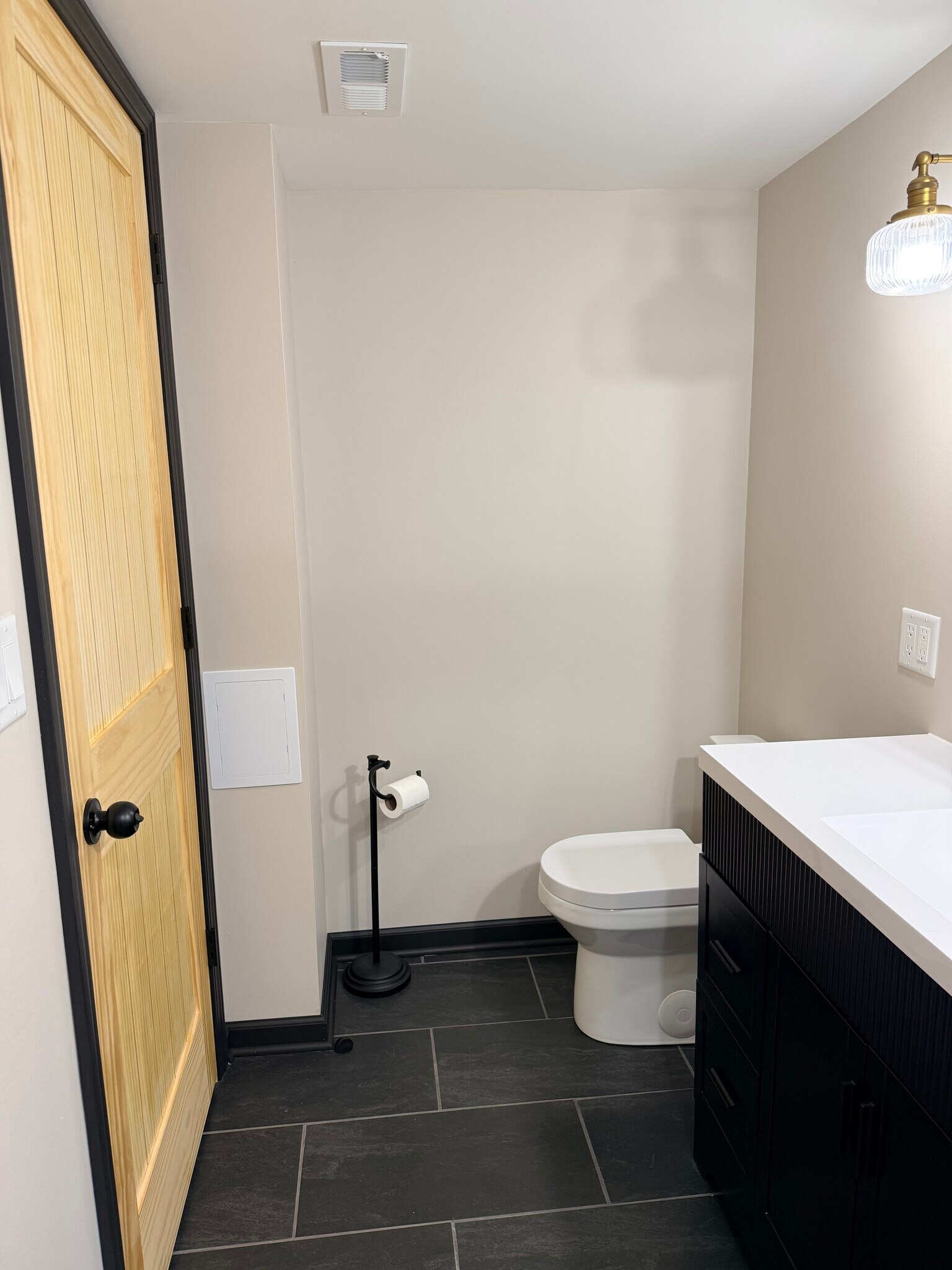 Building Photo - 2050 W Cullerton St