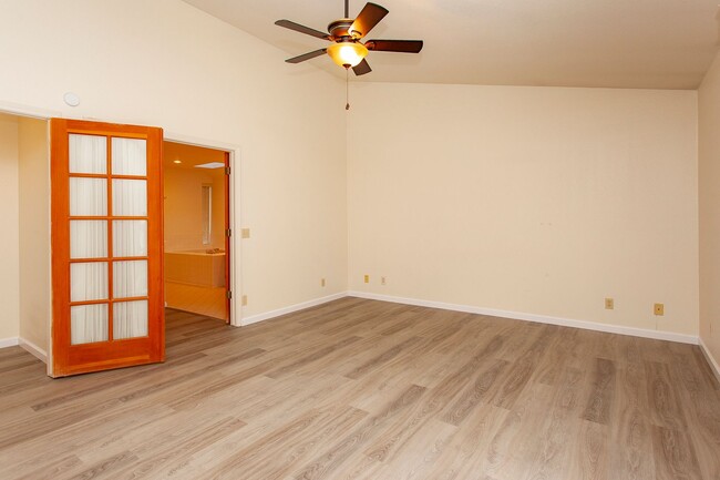 Building Photo - 3654 Hemlock Way