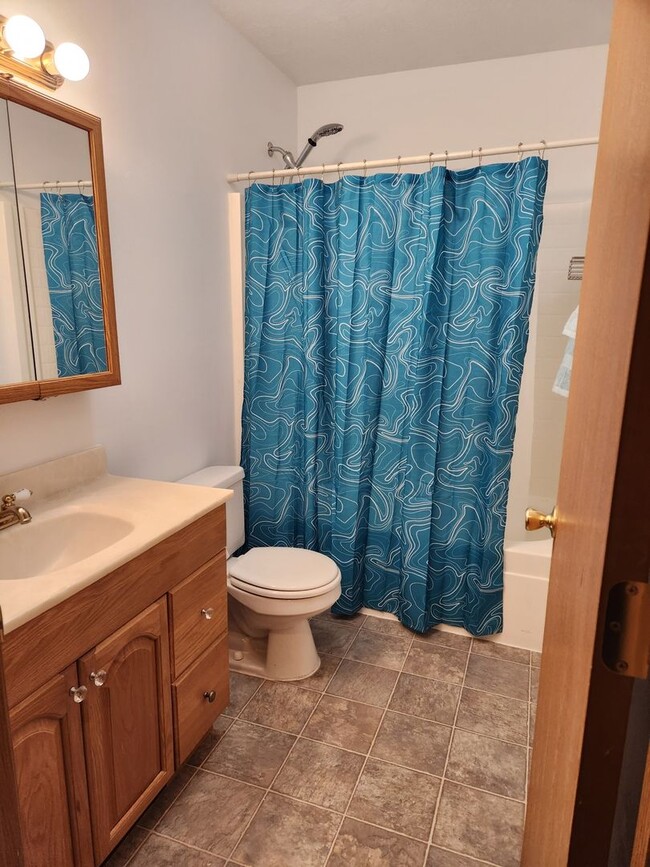 Building Photo - Charming 3 Bedroom 2 Bath House